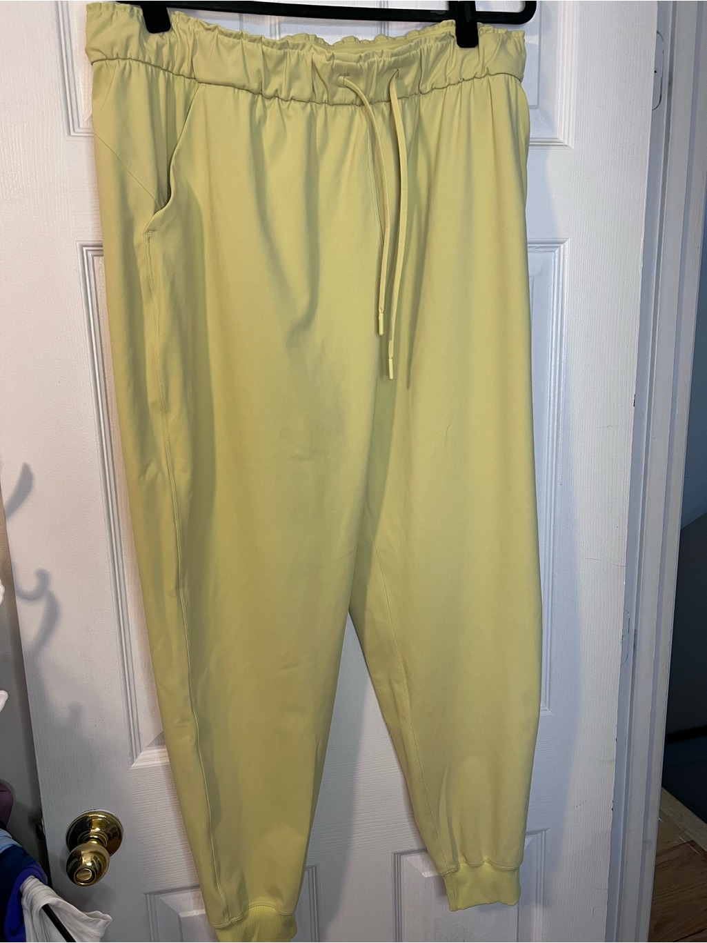 #436 Lululemon Stretch High Rise Jogger Full Length Finch Yellow Size 14 Euc